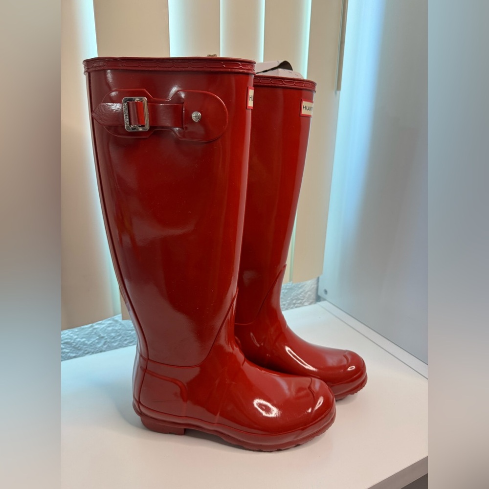 Hunter Glossy Cherry Red Boots